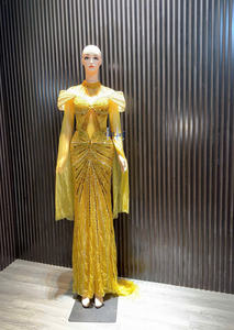 Vestido de Mujer con Hombros Descubiertos, Manga Regular, Estilo Sirena, Tela de Seda, Pedrería de Alta Gama, Estilo Urbano, para Fiesta de Noche de Invierno - Product Image 3