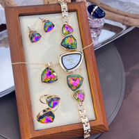 Ensemble quatre pièces coloré incrusté de diamants, montre, collier, bague, boucles d'oreilles, bracelet en acier inoxydable, alliage, verre Miyota