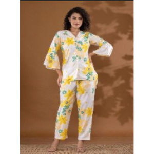 Conjunto de Ropa de Diseño Inspirado en lo Occidental para Mujer, Conjunto de Ropa Occidental Moderno, Conjunto de Ropa Occidental Cómodo e Informal - Product Image 1