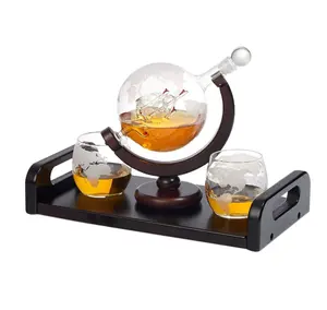 Navio antigo Whisky Dispenser Globo Whisky Decanter com Whisky Óculos titular