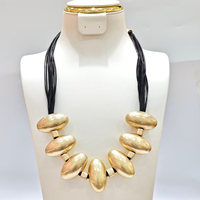 Collier moderne en alliage plaqué or 18 carats avec perles épaisses, cordon multi-brins, bijou statement unisexe, vente en gros, résistant au ternissement, audacieux