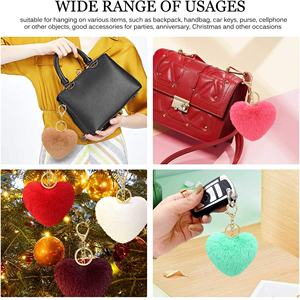Llaveros de Corazón de Peluche Suave, Llaveros con Dijes de Pelo Sintético Colorido, Pompones Esponjosos, Bolas de Pompón para Mujeres y Niñas - Product Image 3