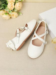 Chaussures plates d'été en cuir PU à brides croisées avec nœud arrière pour enfants, vente en gros - Product Image 4