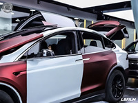 Film Vinyl Pembungkus Mobil Anti Gores Warna Merah Romawi Berbahan PVC Premium untuk Dekorasi Kendaraan Sistem Drop Shipping