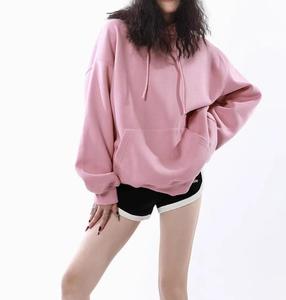 <span class=keywords><strong>เสื้อ</strong></span>กั<span class=keywords><strong>น</strong></span>หนาวมีฮู้<span class=keywords><strong>ด</strong></span>ปักเลื่อมสีเขียวสำหรับฤดูห<span class=keywords><strong>น</strong></span>าวขนา<span class=keywords><strong>ด</strong></span>260กรัมงา<span class=keywords><strong>น</strong></span>ตามสั่ง - Product Image 1