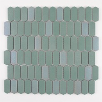 Mosaïque de carreaux hexagonaux en verre recyclé noir texturé irisé, mélange de couleurs, pour crédence de cuisine et décoration murale