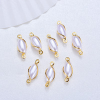Pendentifs et breloques classiques pour femmes en alliage de cuivre plaqué or 18 carats, imitation perle blanche, style Yuanlong, pour création de bijoux DIY