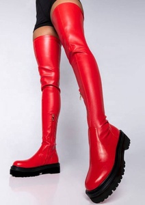 Bottes hautes pour femmes à semelle épaisse, design tendance, en cuir extensible, au-dessus du genou, couleur rouge, plates - Product Image 3