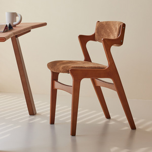 Chaise de salle à manger vintage en bois massif avec dossier rembourré, chaise design rétro scandinave pour adultes - Product Image 5