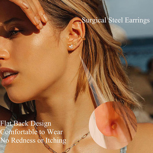 <span class=keywords><strong>Orecchini</strong></span> in <span class=keywords><strong>acciaio</strong></span> <span class=keywords><strong>chirurgico</strong></span> ipoallergenico per orecchie sensibili in oro 14K con retro piatto per donna uomo in <span class=keywords><strong>acciaio</strong></span> inox - Product Image 2