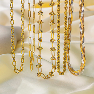 <span class=keywords><strong>Collier</strong></span> chaîne à maillons cubains à la mode pour femmes <span class=keywords><strong>Collier</strong></span> chaîne simple en acier inoxydable plaqué or 18 carats - Product Image 1