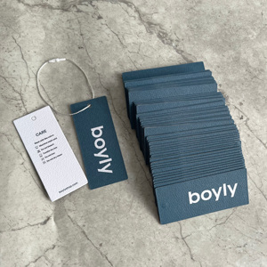 ป้ายแขวนเสื้อผ้าทำจากกระดาษเนื้อผ้าฝ้ายแบบกำหนดเอง - ป้ายเสื้อผ้าแบบนูน/พิมพ์พร้อมเชือกสำหรับเสื้อผ้าและรองเท้า - Product Image 4