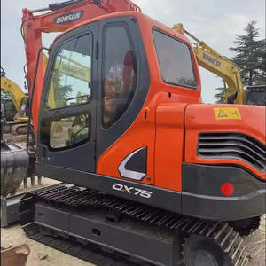 Excavatrice sur chenilles Doosan DX75 d'occasion, 7,4 tonnes, avec force de déchirement de 53 kN et profondeur de creusement de 4080 mm, à vendre, avec pince hydraulique - Product Image 1