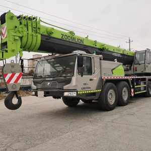 Camion Zoomlion d'occasion de 80 tonnes avec grue, système de transmission entièrement fonctionnel, pompe efficace et forte capacité de travail - Product Image 1