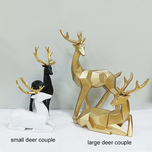 Décoration <span class=keywords><strong>murale</strong></span> tête <span class=keywords><strong>de</strong></span> <span class=keywords><strong>cerf</strong></span> 3D noir et blanc, sculpture <span class=keywords><strong>murale</strong></span> géométrique en <span class=keywords><strong>bois</strong></span> <span class=keywords><strong>de</strong></span> <span class=keywords><strong>cerf</strong></span> noir, fausse tête d'animal en résine - Product Image 5