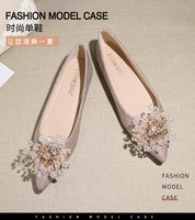 Chaussures à talons bas pointues en or pour femmes avec strass scintillants Chaussures de mariée élégantes pour les mariages d'été et d'automne