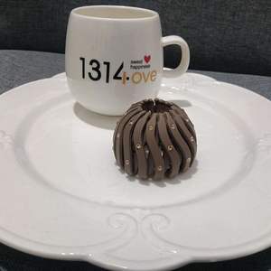 ที่คาดผมทรงโดนัทสำหรับฤดูร้อน แบบไม่ต้องใช้กิ๊บ สำหรับทำผมทรง Messy Bun หรือผมหางม้าสูง พร้อมดีไซน์ประดับคริสตัลวิบวับ สำหรับสั่งซื้อจำนวนมาก - Product Image 4