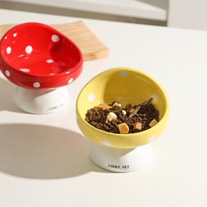 ชามเซรามิครูปเห็ดสำหรับแมวและสุนัข ยี่ห้อ Lucky Pet แบบยกสูง ลายจุด - Product Image 3