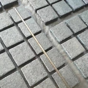 Hot Bán Giá Rẻ Bazan Ngọn Lửa Bàn Chải Gạch Ngoài Trời Đường Lái Xe Đá Cuội Đen Bazan Trên Lưới Lát Đá - Product Image 5