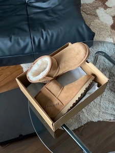 Bottes d'hiver en cuir pour hommes, personnalisées, de haute qualité, chaussures en laine, bottes de neige rétro chaudes et élégantes en tricot - Product Image 3