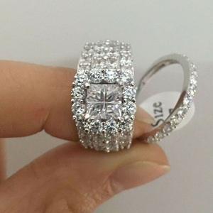 Anello di fidanzamento con diamante taglio Princess F940 in oro bianco da donna con diamante colore G, misura 7 - Product Image 6