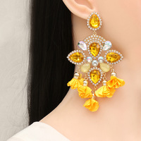 Boucles d'oreilles chandelier de luxe 2026 avec diamants colorés, boucles d'oreilles chandelier à pampilles en cristal rouge rosé pour filles