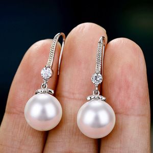 Orecchini pendenti effetto perla da donna, semplici ed eleganti, accessori moda per l'uso quotidiano - Product Image 3
