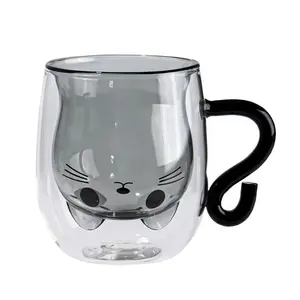 ハンドル付きの新しいスタイルの二重壁ガラスカップ家庭用カスタムカラー用の素敵な猫の形をしたガラスコーヒーマグ