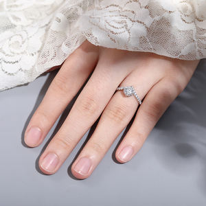 TUHE 2022 फैशन शैली 1.0ct वीवीएस डी Moissanite 925 स्टर्लिंग चांदी सफेद सोना मढ़वाया सगाई की अंगूठी - Product Image 2