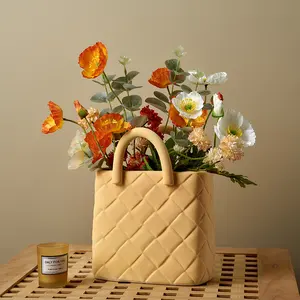 मोरांडी सिरेमिक हैंडबैग फूलदान आधुनिक घर की सजावट फूलों की व्यवस्था कंटेनर लिविंग रूम की सजावट