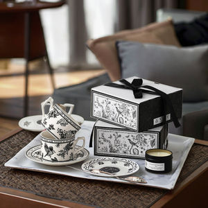 แก้วพอร์ซเลน Pikes Modern Simplicity ลายดอกพินเนลเลียเทอร์นาตา ดีไซน์หรูหรา ใช้กับเครื่องล้างจานและไมโครเวฟได้ บรรจุในกล่องของขวัญ เหมาะสำหรับกาแฟและชา - Product Image 1