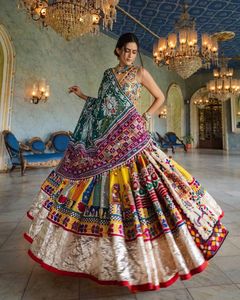 Ấn Độ bên mặc đám cưới hoặc phụ nữ giản dị váy mới đến 2024 lehenga choli kết hợp màu sắc tươi sáng cho phụ nữ và trẻ em gái - Product Image 2