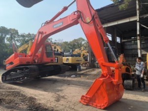 Excavatrice sur chenilles <span class=keywords><strong>d</strong></span>'<span class=keywords><strong>occasion</strong></span> <span class=keywords><strong>DOO</strong></span>-SAN DH300LC-7, 29,6 tonnes, 147 kW, équipement de construction à vendre - Product Image 3