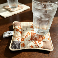 Tapis à tasses matelassé vintage à motifs floraux, sous-verre absorbant en coton, pour boissons chaudes et froides | Tapis et coussinets personnalisés avec logo pour cadeaux, vente en gros