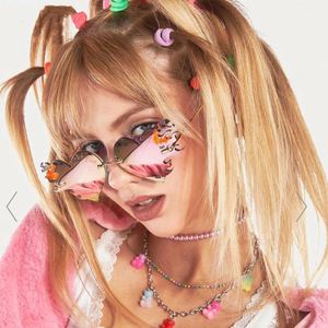 Gafas de Sol Punk Sin Montura 2022, Gafas de Sol Steampunk con Protección UV400 para Mujer, Gafas de Sol en Forma de Corazón - Product Image 2