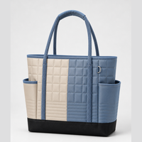 Sac fourre-tout matelassé en polyester 600D personnalisé avec logo, poignée en corde tressée et poche ouverte pour programme d'accueil hôtelier et de commodités en resort