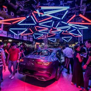 Luces LED DJ tubo led 3D barra cinética elevación triángulo RGB tubo iluminación <span class=keywords><strong>de</strong></span> <span class=keywords><strong>concierto</strong></span> luces cinéticas cabrestante DMX - Product Image 1