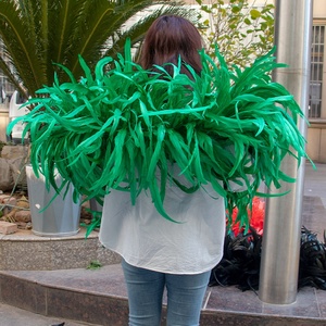 Boa de Plumas de Gallo Negras de un Solo Color al por Mayor para Manualidades, Disfraces, Baile y Decoraciones de Halloween - Product Image 4