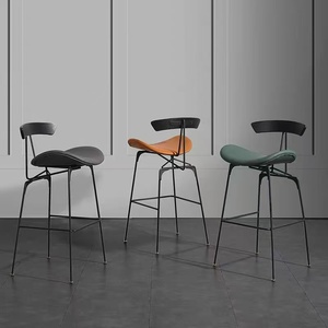 Tabourets de bar haut de gamme de style italien, modernes et luxueux, avec structure en fer robuste et dossier, pour usage commercial – Vente chaude - Product Image 5