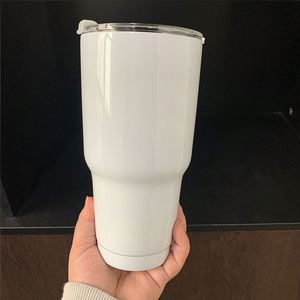 Gobelet isotherme en acier inoxydable blanc de 30 oz (900 ml) à forme incurvée, avec couvercle et paille, pour sublimation - Product Image 3