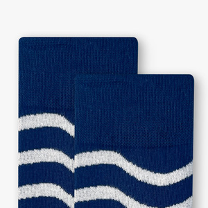 Chaussettes mi-mollet en coton à motif requin, chaussettes de sport décontractées unisexes pour les jeunes - Product Image 5