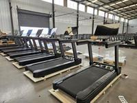 Nouveau Tapis Roulant Commercial 2025 pour Salle de Sport, Équipement de Fitness Intelligent avec Écran LCD Incurvé de 32 Pouces et Projection Mobile