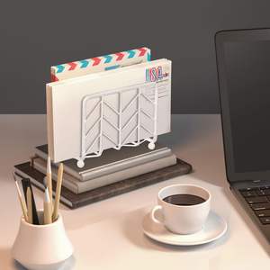 Servilletero de metal resistente y resistente con bordes lisos para un fácil almacenamiento en cocinas y oficinas - Product Image 1