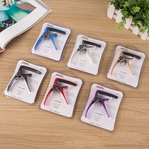 <span class=keywords><strong>Aroma</strong></span> AC20 - Clip para Capo <span class=keywords><strong>de</strong></span> <span class=keywords><strong>Guitarra</strong></span> <span class=keywords><strong>de</strong></span> Acero Colorido para <span class=keywords><strong>Guitarra</strong></span> Acústica y Eléctrica - Product Image 2