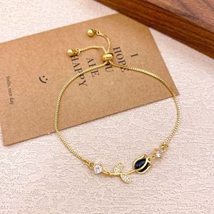 SL172 <span class=keywords><strong>Bracciale</strong></span> da Donna Placcato Oro 18K <span class=keywords><strong>con</strong></span> Ciondolo a <span class=keywords><strong>Fiore</strong></span> e Zirconi Incastonati a Griffe, Trendy e Portafortuna, Ideale come Regalo di Anniversario - Product Image 5