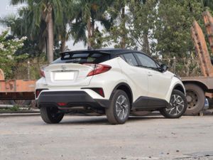 โตโยต้า ซี-เอชอาร์ 2.0 ลิตร รุ่นลีดดิ้ง อิดิชั่น ปี 2020 เป็นรถเอสยูวีขนาดกะทัดรัดที่สร้างขึ้นบนสถาปัตยกรรม TNGA - Product Image 6