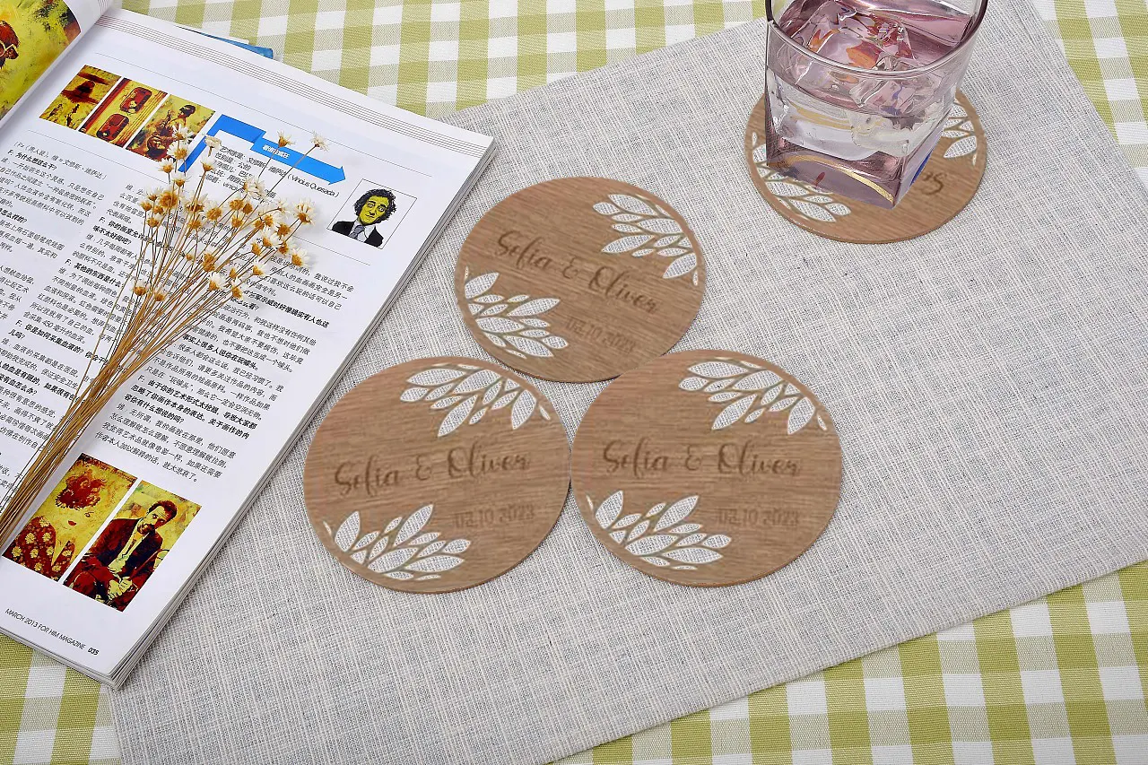 Individueller hölzerner DIY Farbdruck runde quadratische benutzerdefinierte Form Hochzeit-Einladung Unterteiler Hochzeitsgeschenk