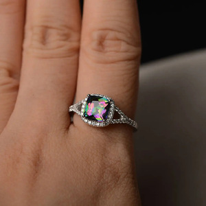 Anello quadrato colorato per donna, anello minimalista ed elegante, accessori per feste quotidiane - Product Image 4