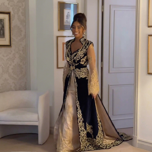 Fergani noir brodé or, robe de mariée traditionnelle Fergani avec voile pour femme, longueur ras du sol, en crêpe banane, coupe classique - Product Image 1