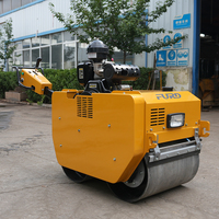 Compacteur vibrant à double tambour portatif de 550 kg FYL-S700 avec moteur et pompe SAUER à vendre
